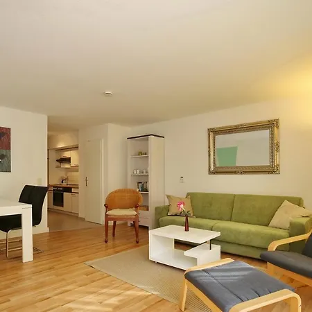 Papillon 04-2 Apartment *