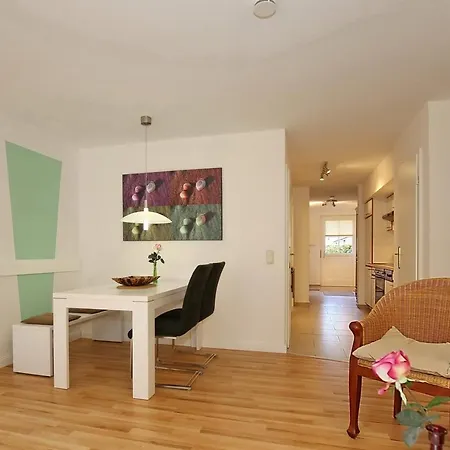 Papillon 04-2 Apartment